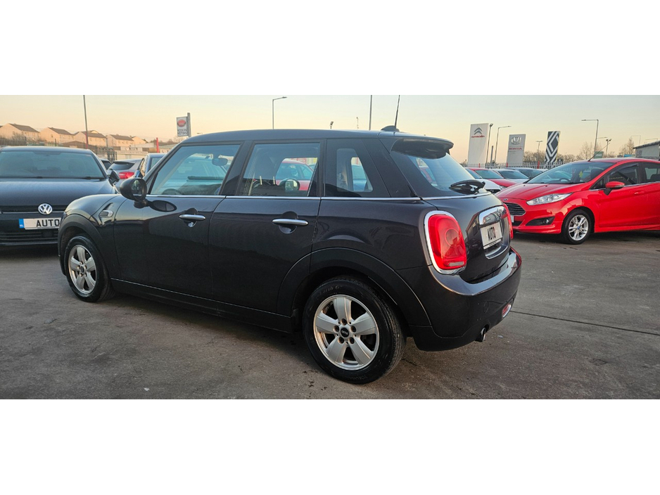 2016 MINI Cooper - image 7