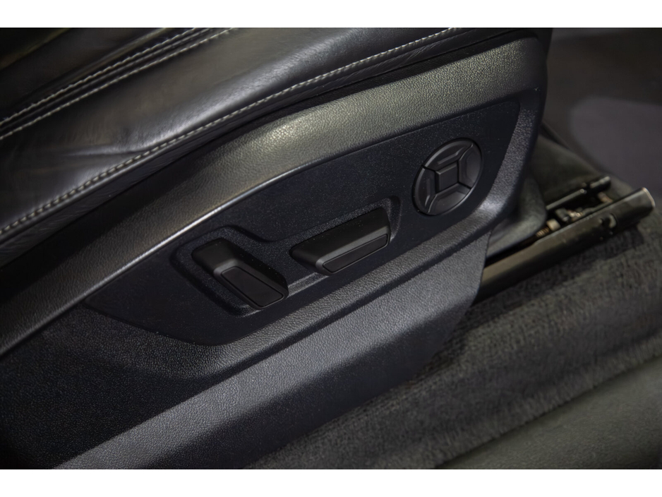 2019 Audi Q8 - image 15