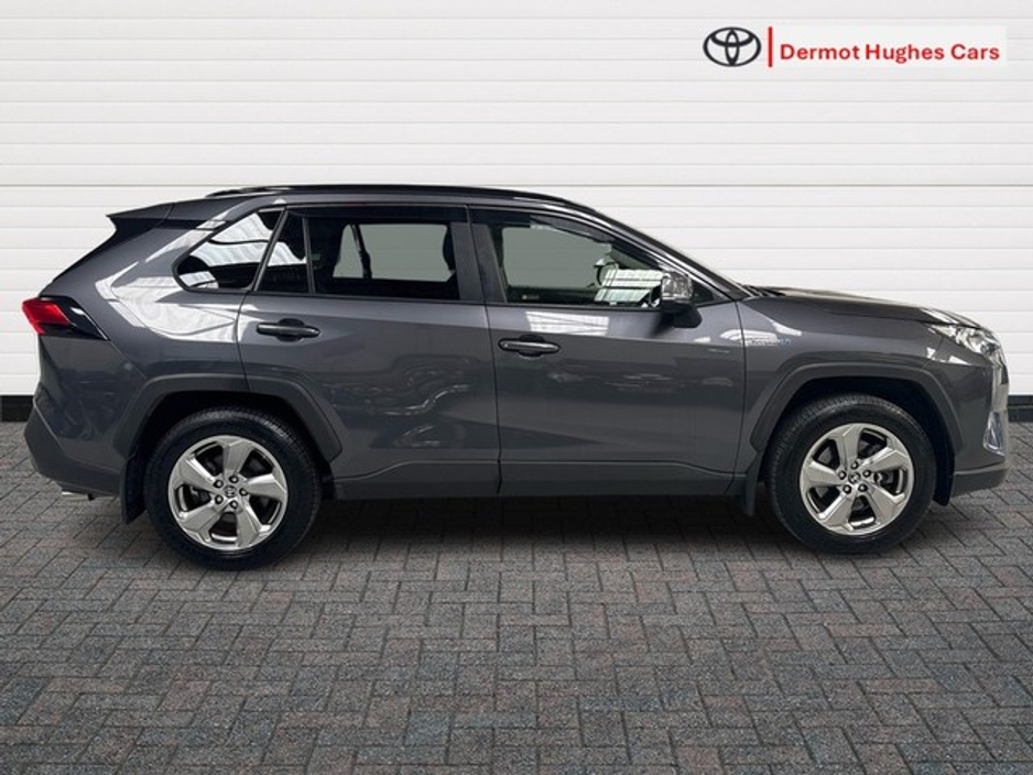 2021 Toyota Rav4 - image 3