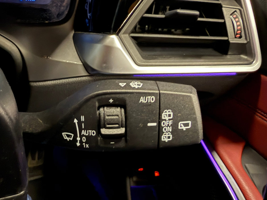 2021 BMW 3 Series - image 22