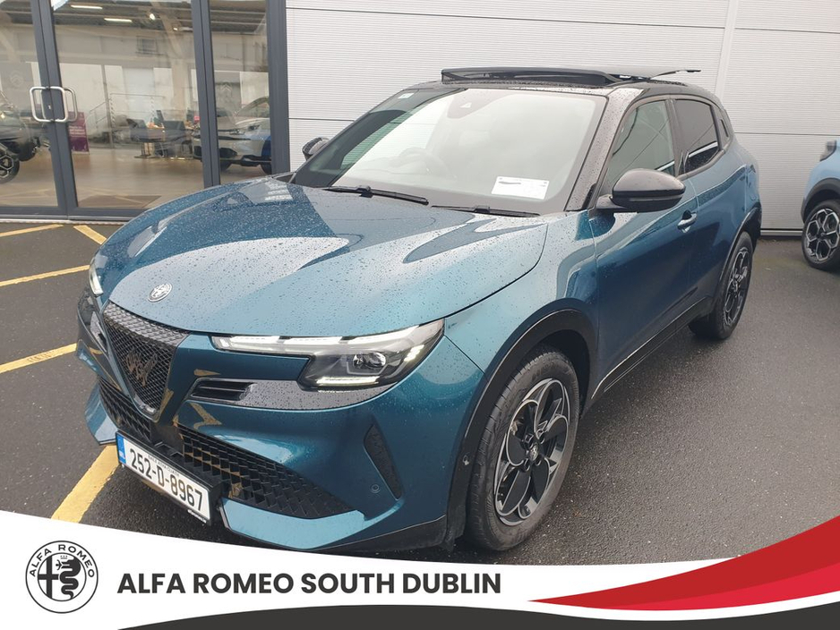 2025 Alfa Romeo Junior Ibrida 1.2(136bhp) MHEV, Premium+Tech+Sunroof+18" Alloys €39,995