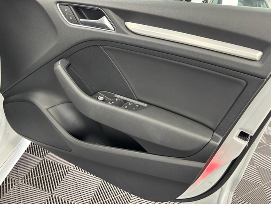 2016 Audi S3 AUDI S3 QUATTRO 300BHP*HALF LEATHER ALCANTARA SEATS*REVERSE CAMERA*BLUETOOTH AUDIO*FINANCE AVAILABLE TRADE INS WELCOME* €22,500