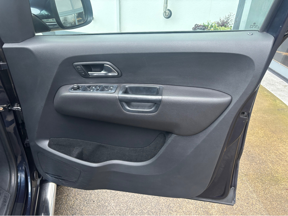 2017 Volkswagen Amarok - image 11