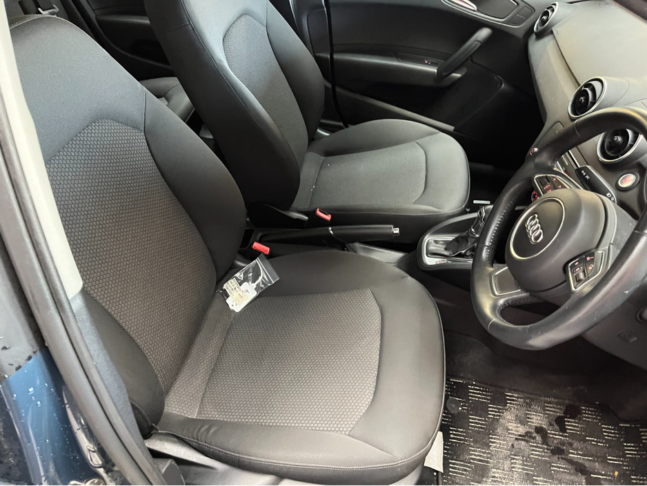 2017 Audi A1 - image 11