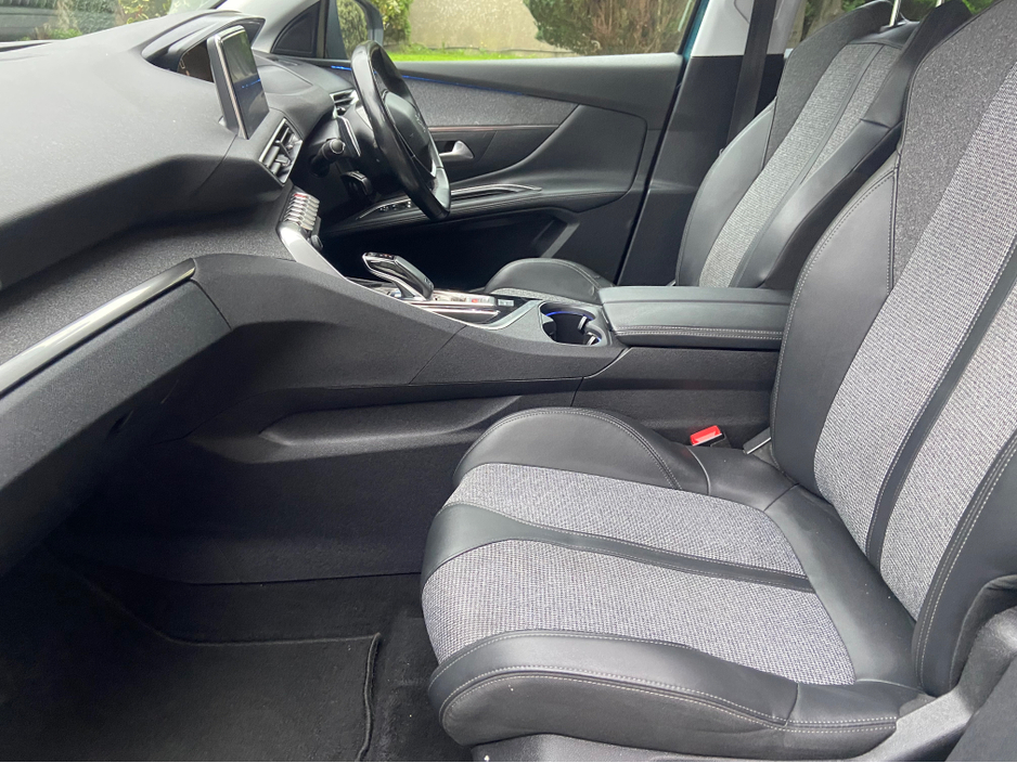 2019 Peugeot 5008 - image 11