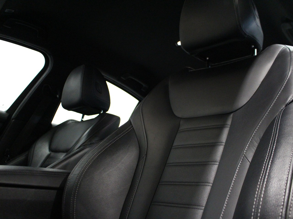 2019 BMW 3 Series - image 21