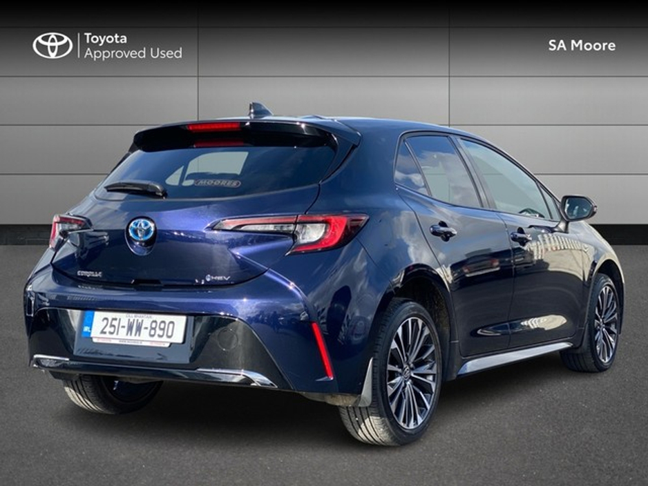2025 Toyota Corolla - image 2