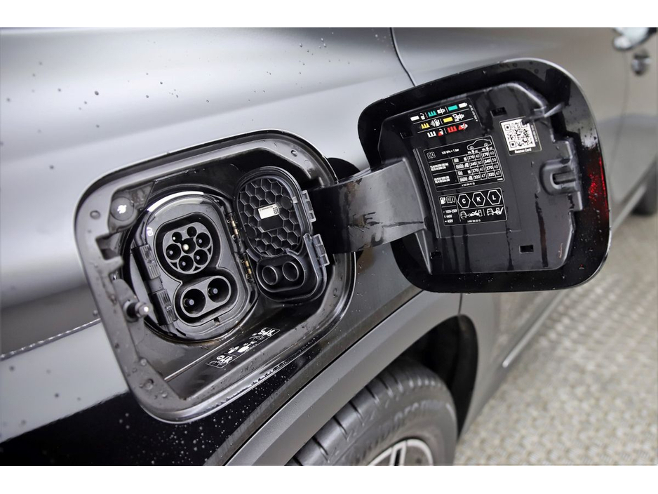 2022 Mercedes-Benz EQB - image 29