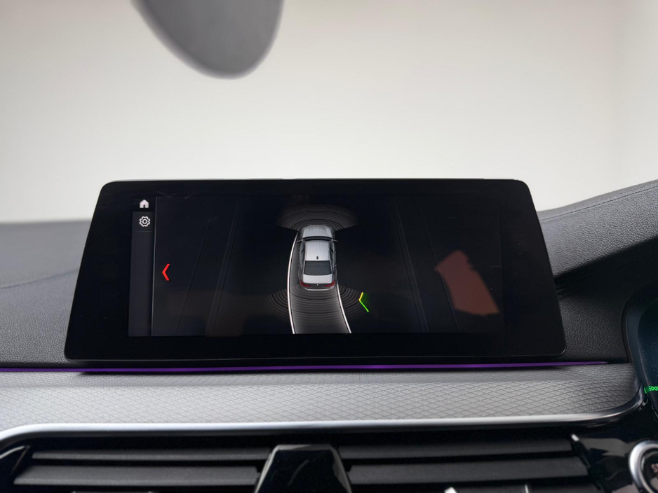 2018 BMW 5 Series 520i M SPORT €23,990