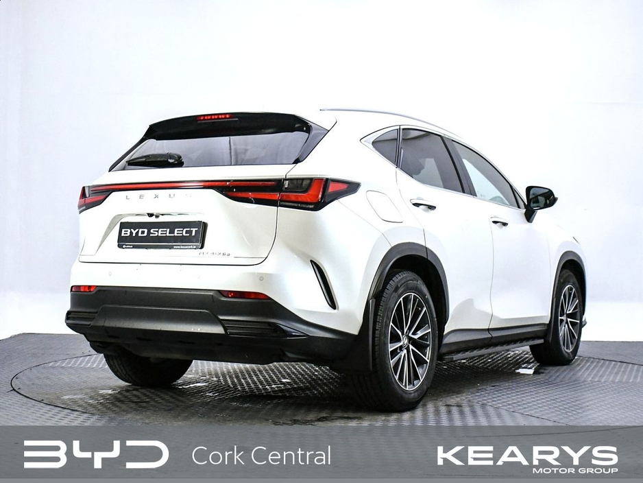2022 Lexus NX 450 h+ - image 6