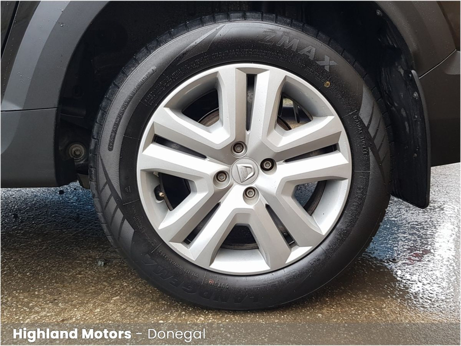 2022 Dacia Jogger - image 10