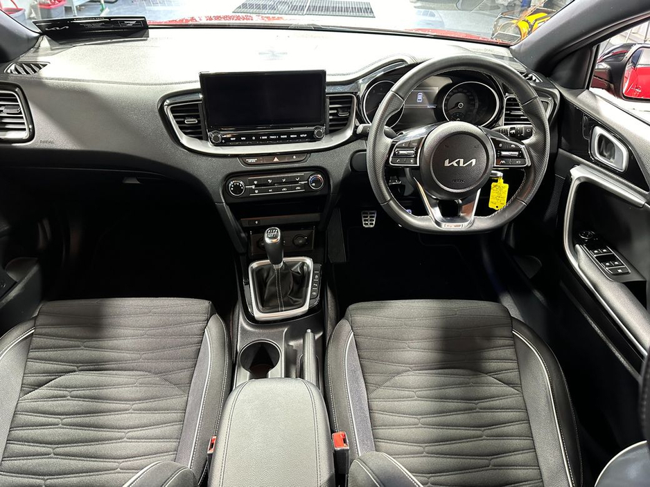 2022 Kia Ceed - image 9