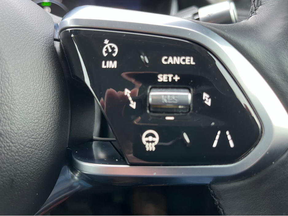 2020 Jaguar I-Pace - image 20