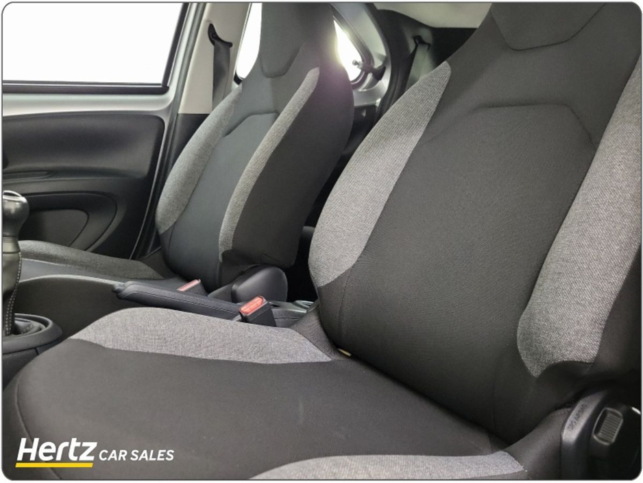 2023 Toyota Aygo X - image 5