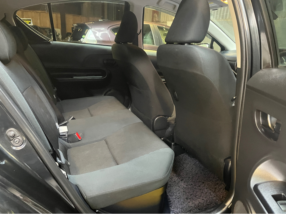 2017 Toyota Aqua 2017 hybrid auto €10,995