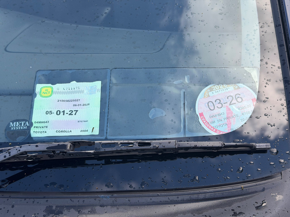 2004 Toyota Corolla - image 13