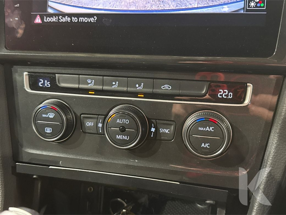 2018 Volkswagen Golf - image 17