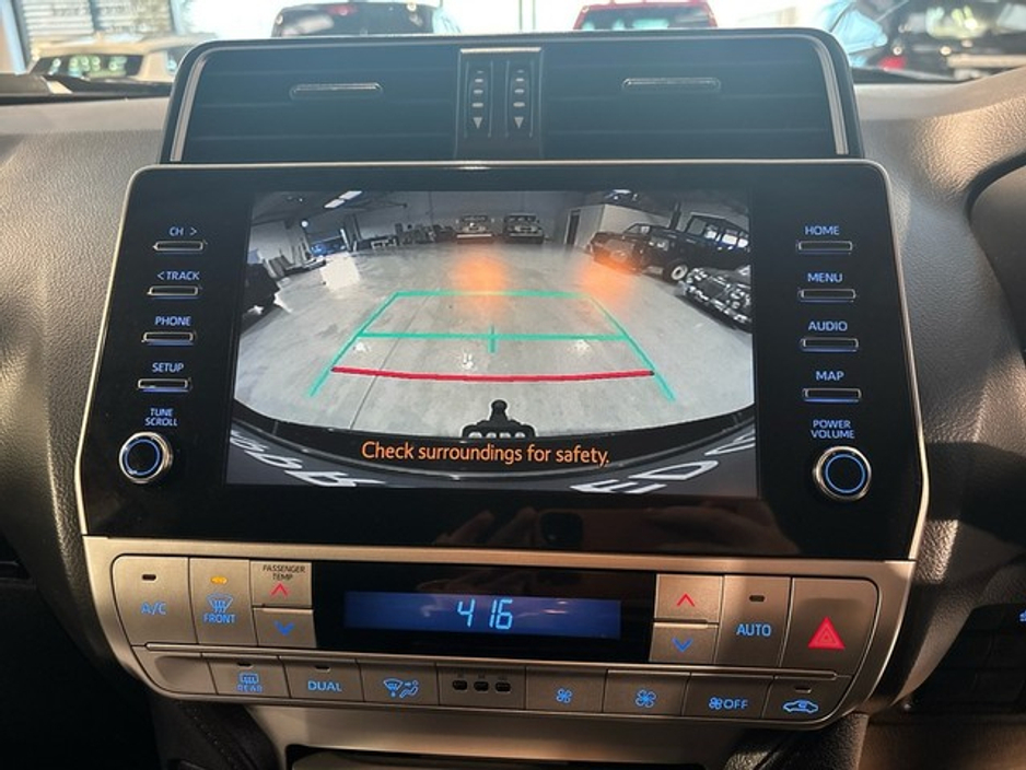 2021 Toyota Landcruiser - image 13