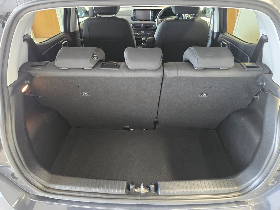 2023 Hyundai i10 - image 6