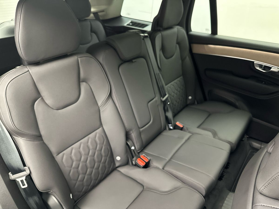 2026 Volvo XC90 - image 10
