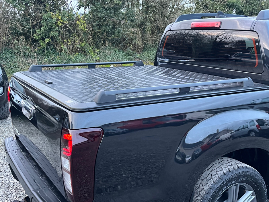 2018 Isuzu D-MAX - image 11