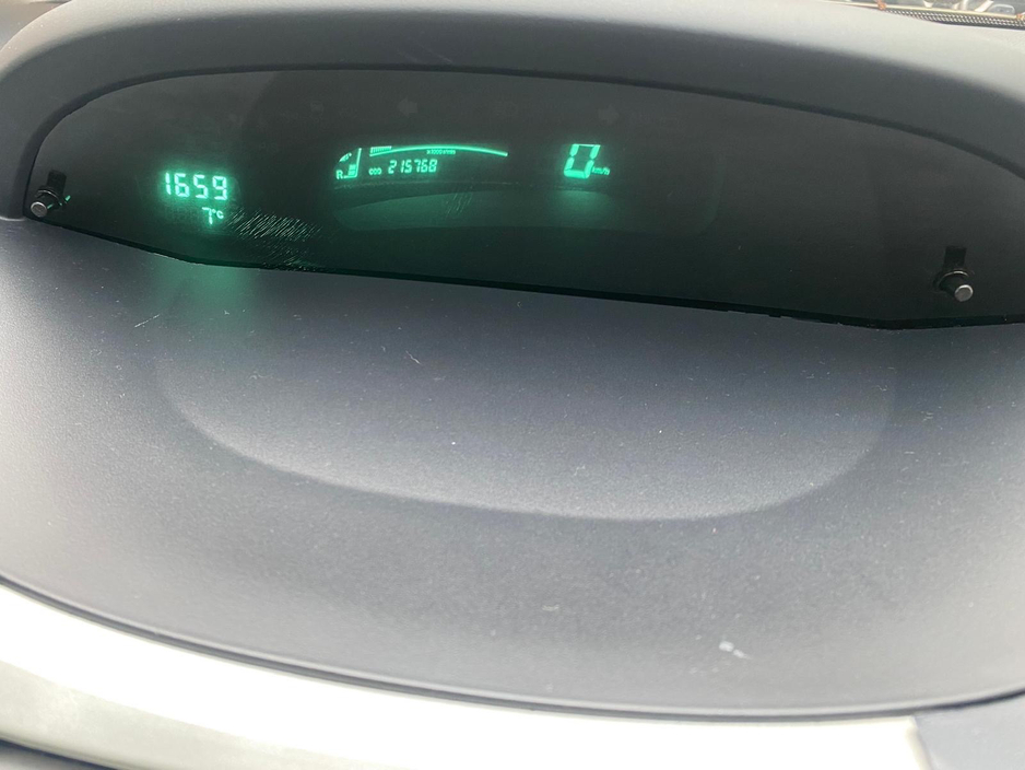 2008 Toyota Yaris - image 3