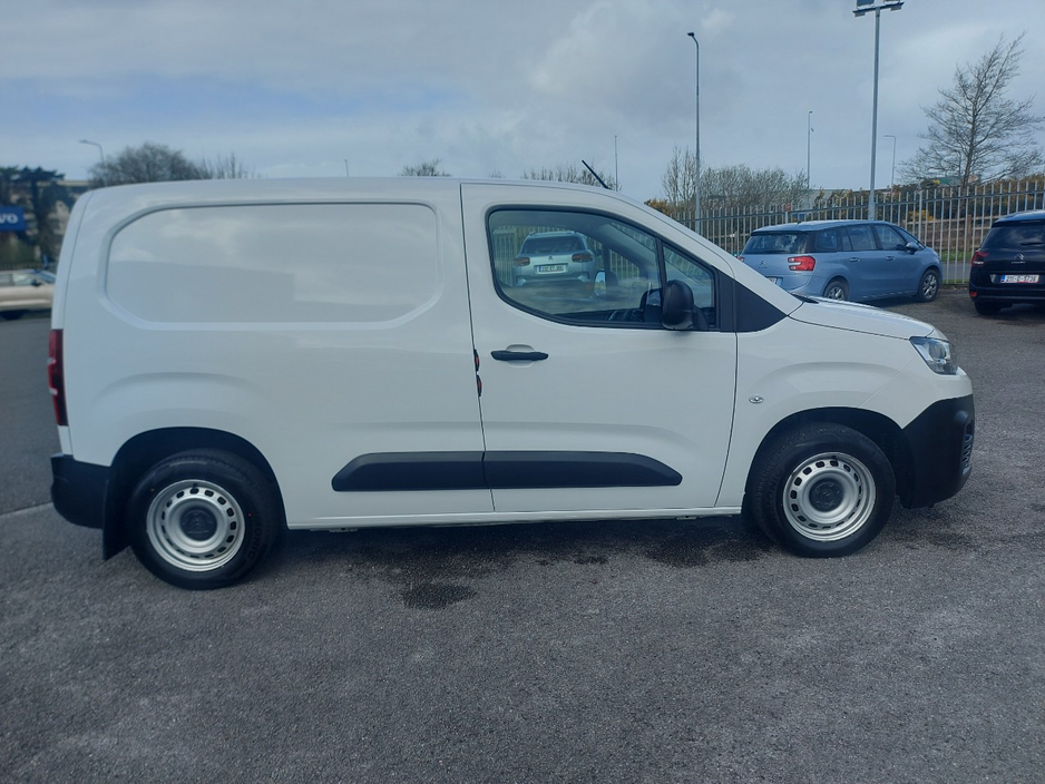 2024 Citroen Berlingo - image 11