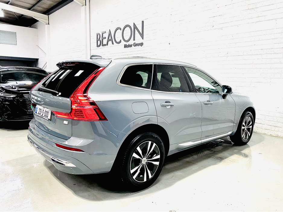 2023 Volvo XC60 - image 6