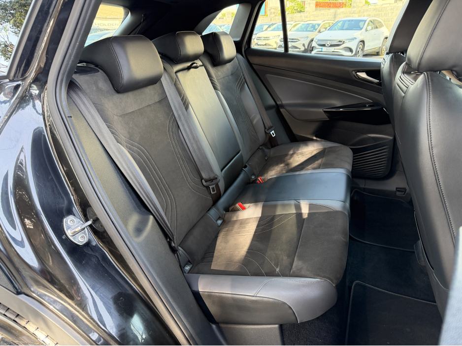 2023 Volkswagen ID.4 - image 20