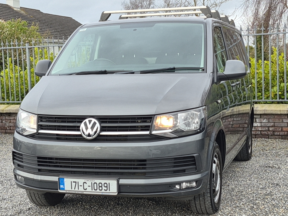 2017 Volkswagen Transporter - image 6