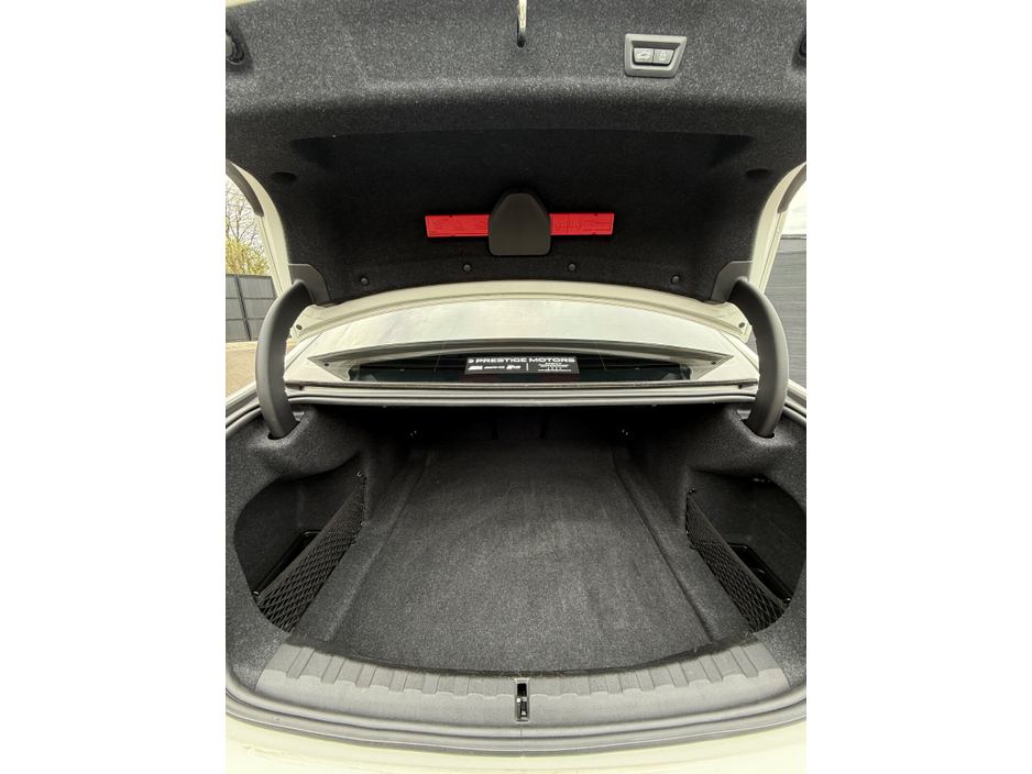 2019 BMW 3 Series - image 26