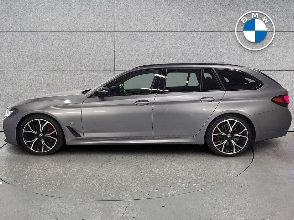 2023 BMW 5 Series - image 3