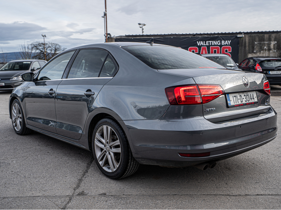 2017 Volkswagen Jetta - image 15