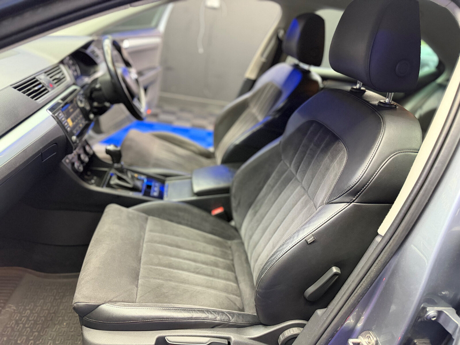 2016 Skoda Superb - image 14