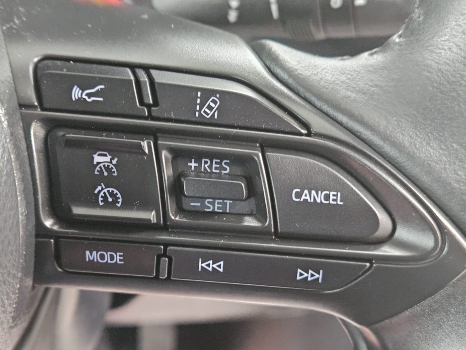 2021 Toyota Yaris - image 10