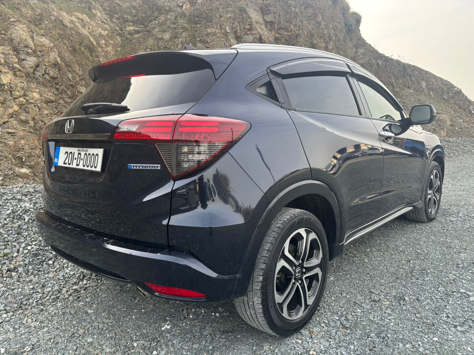 2020 Honda Vezel - image 3
