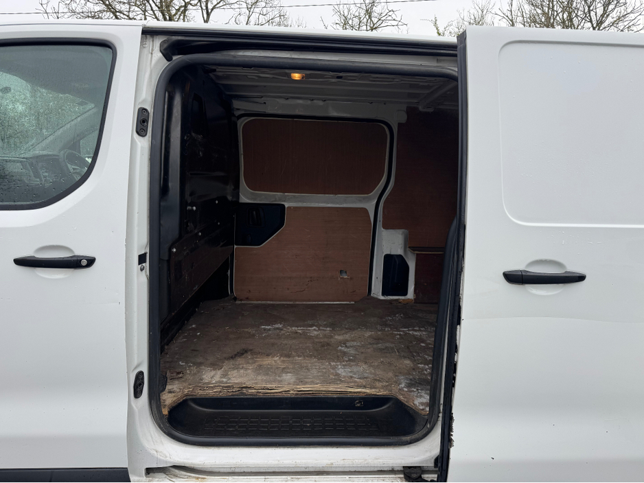 2018 Peugeot Expert - image 12