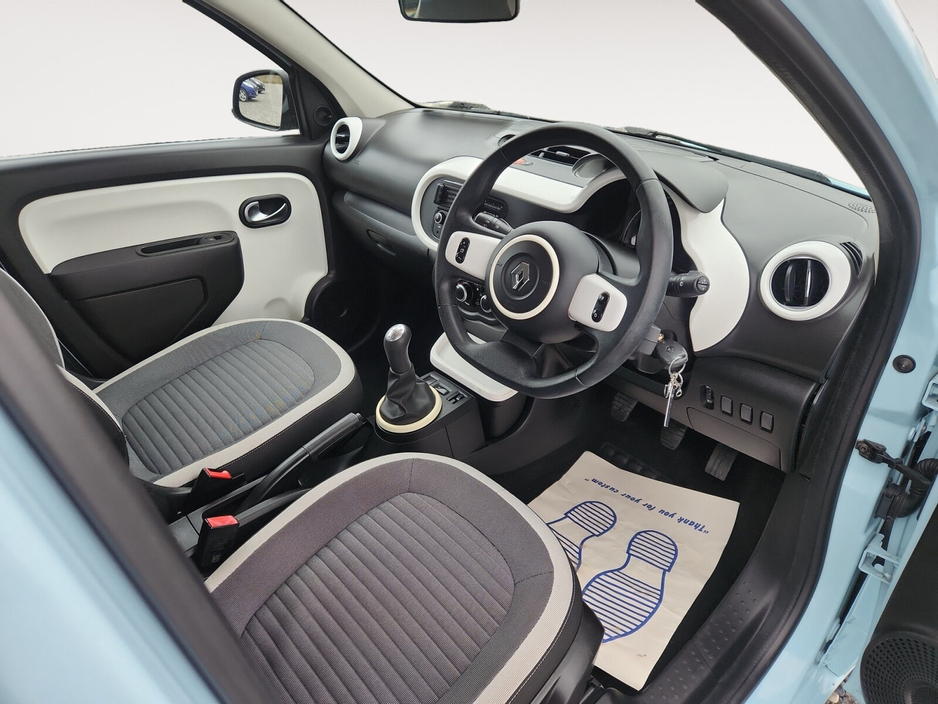 2015 Renault Twingo - image 10