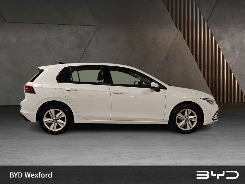 2021 Volkswagen Golf 2.0 TDI 115HP Life €21,975