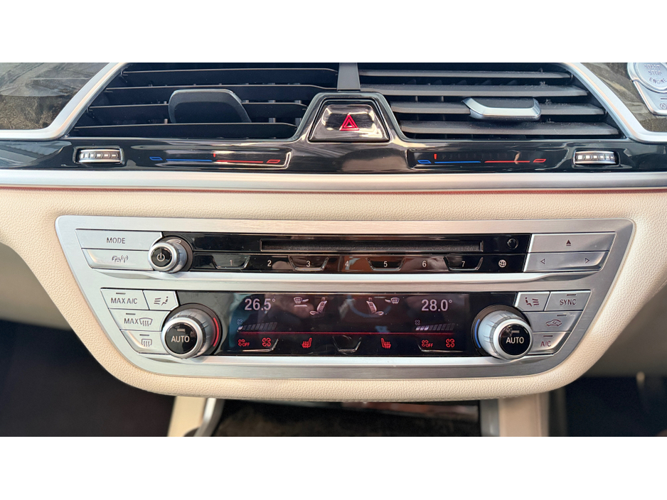 2018 BMW 7 Series - image 17