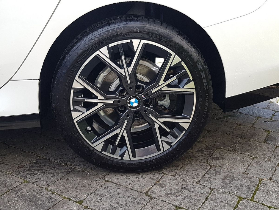 2025 BMW 2 Series - image 12