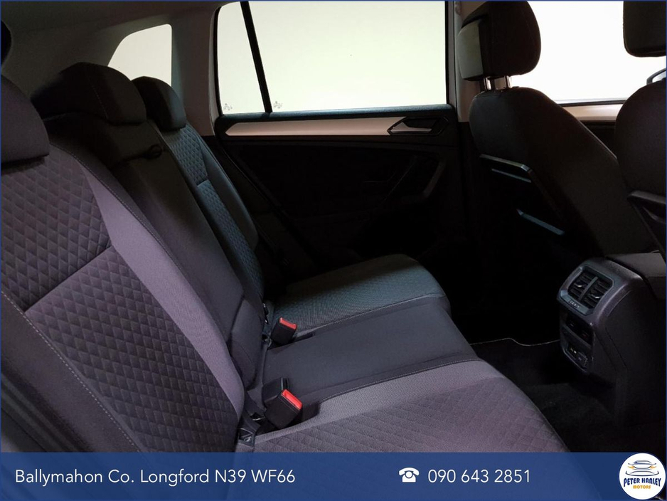 2018 Volkswagen Tiguan - image 32