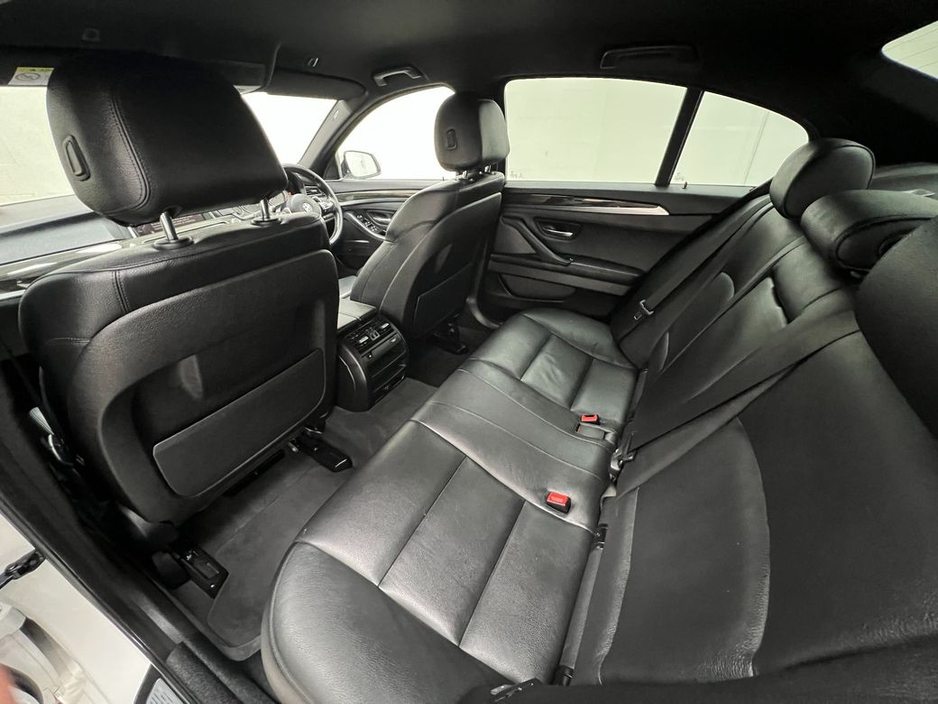 2016 BMW 5 Series - image 14