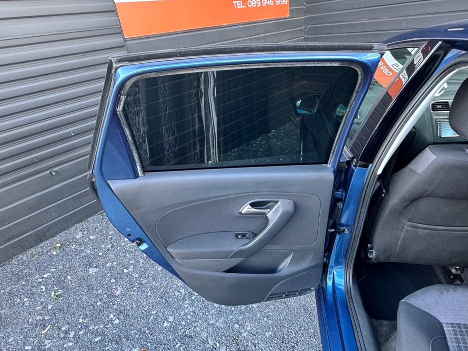 2016 Volkswagen Polo - image 17