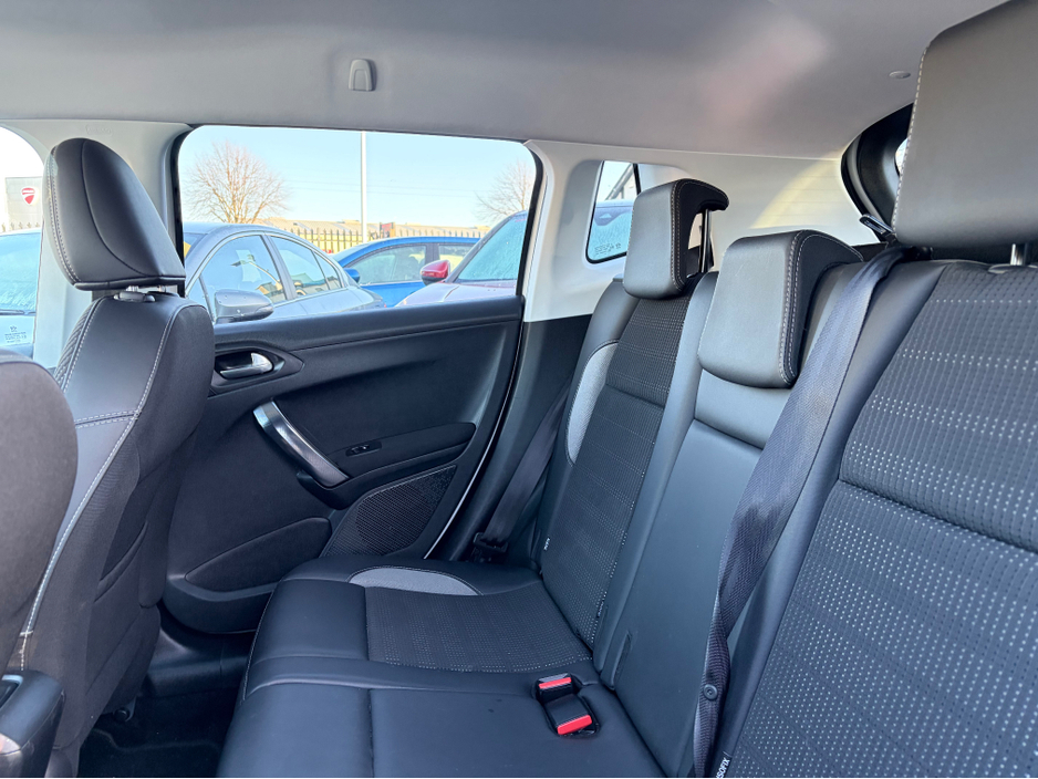 2017 Peugeot 2008 1.2 ALLURE  AUTOMATIC ** TOP SPEC ** 2 KEYS ** SUPERB EXAMPLE ** €11,995