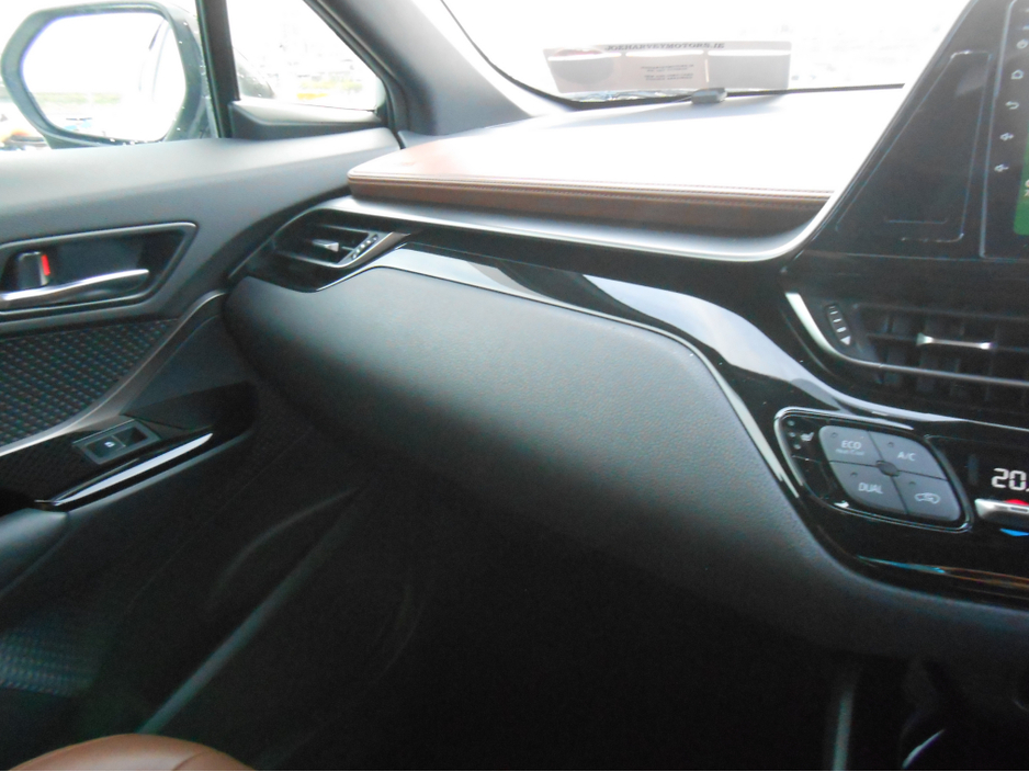 2019 Toyota C-HR Sport Hybrid €21,995