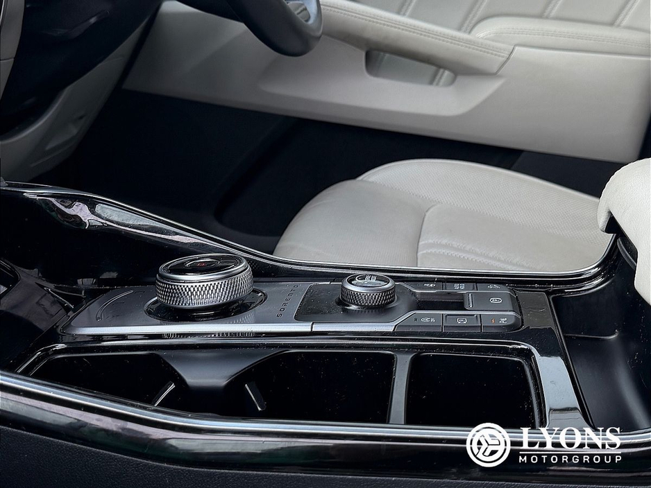 2024 Kia Sorento - image 10