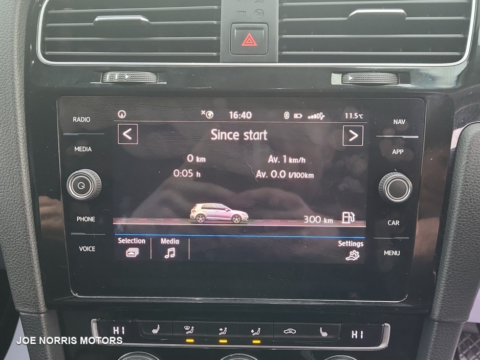 2020 Volkswagen Golf - image 19