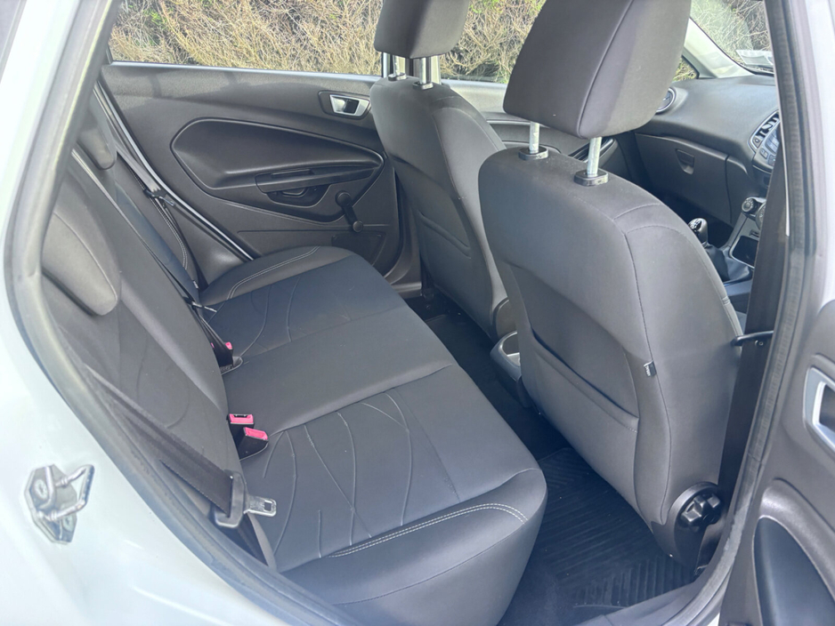 2017 Ford Fiesta - image 9