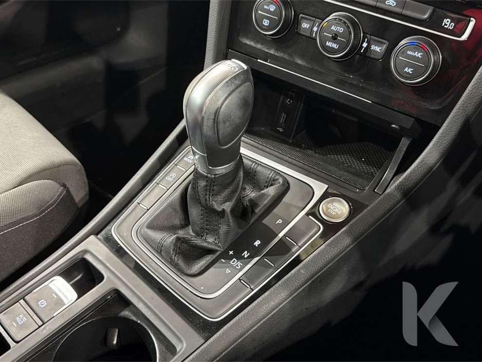 2018 Volkswagen Golf - image 21